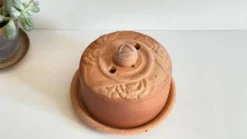 Beurrier Art Nouveau en terre cuite