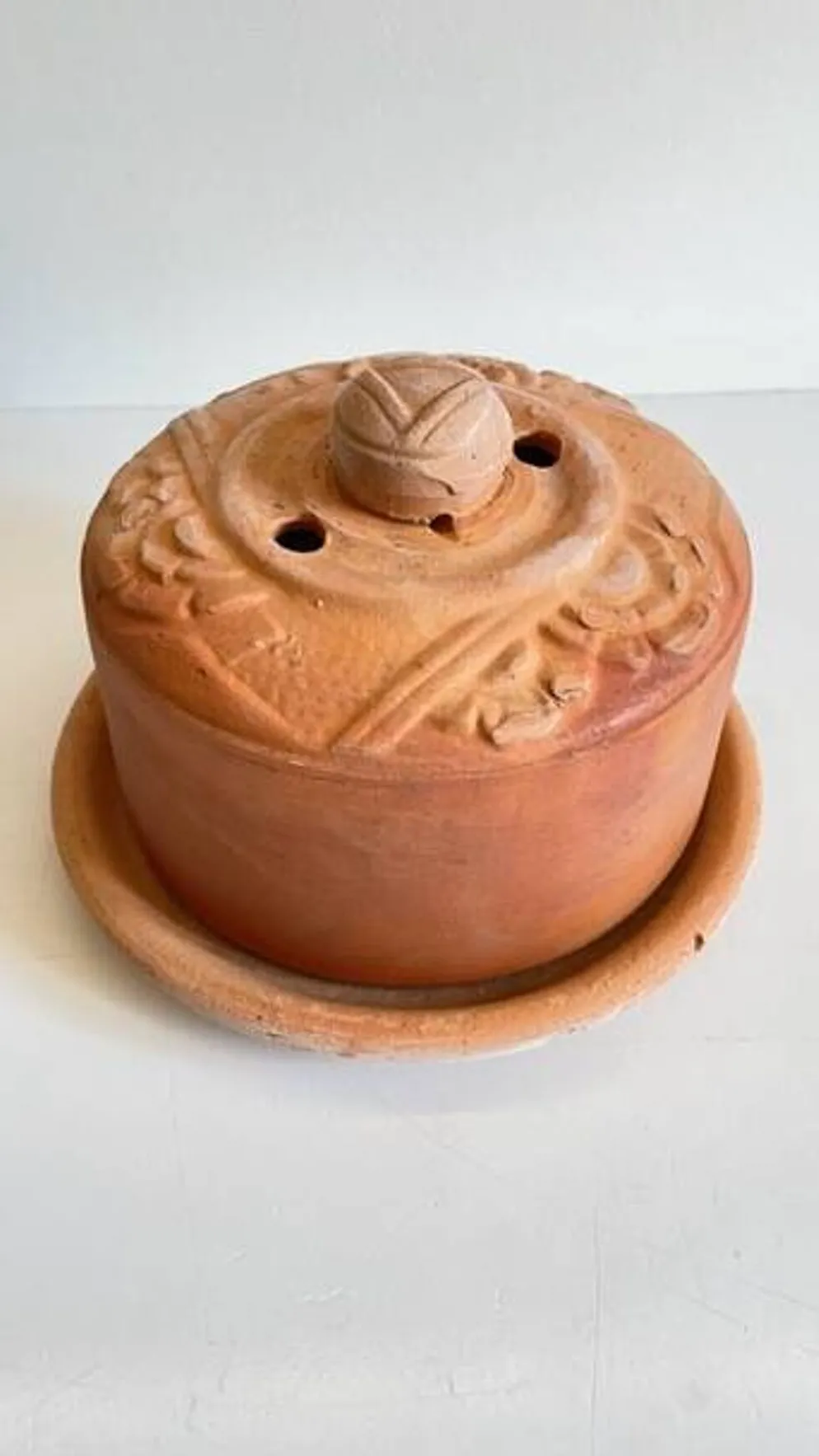 Beurrier Art Nouveau en terre cuite