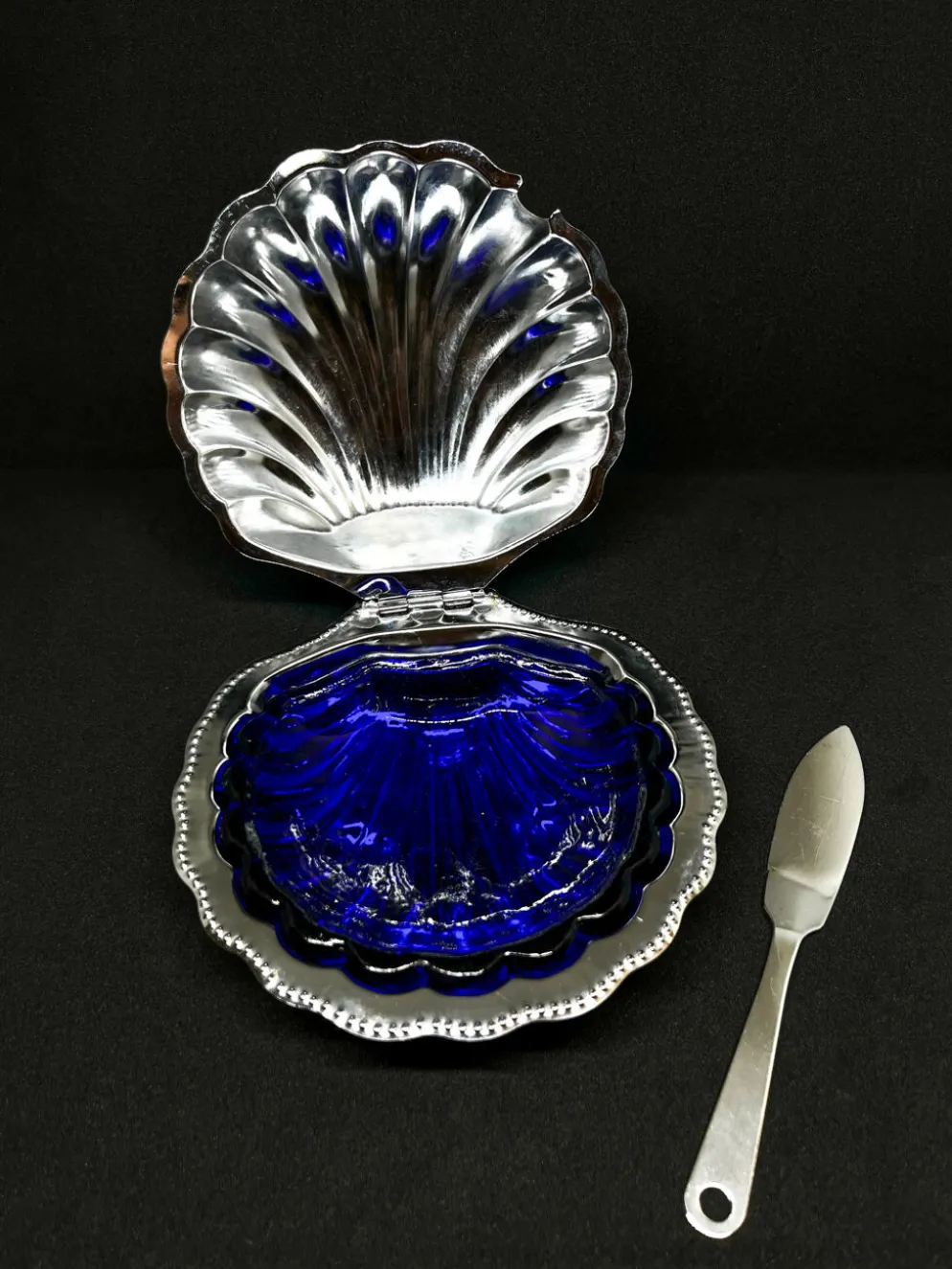 Beurrier, caviarier vintage en verre bleu cobalt et métal