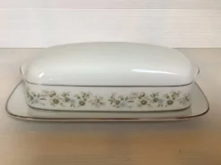 Beurrier à cloche noritake modèle Savannah