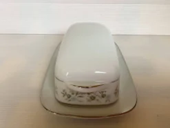 Beurrier à cloche noritake modèle Savannah