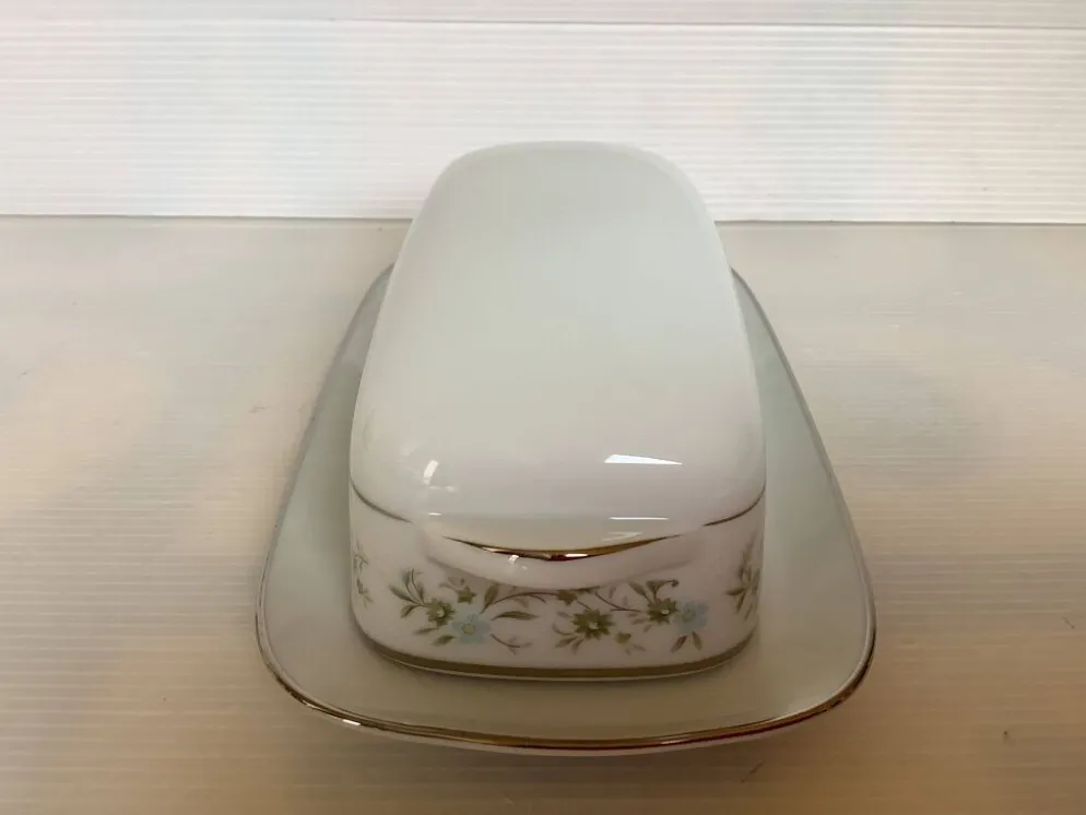 Beurrier à cloche noritake modèle Savannah