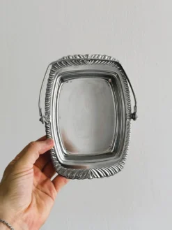 Beurrier, confiturier ancien en métal argenté et verre ciselé