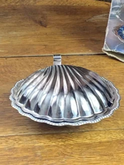 Beurrier coquillage en inox et verre bleu