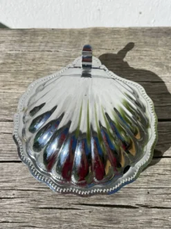 Beurrier coquillage en métal