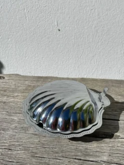 Beurrier coquillage en métal