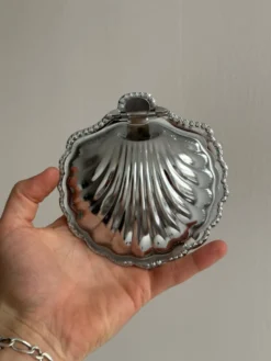 Beurrier coquillage en métal argenté