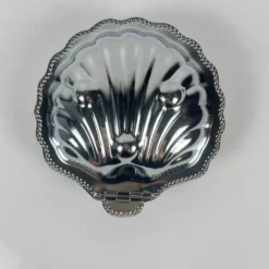 Beurrier coquillage en métal et insert bleu, 1970 avec couteau
