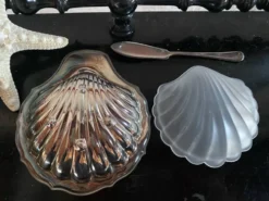 Beurrier coquillage et son couteau en métal argenté