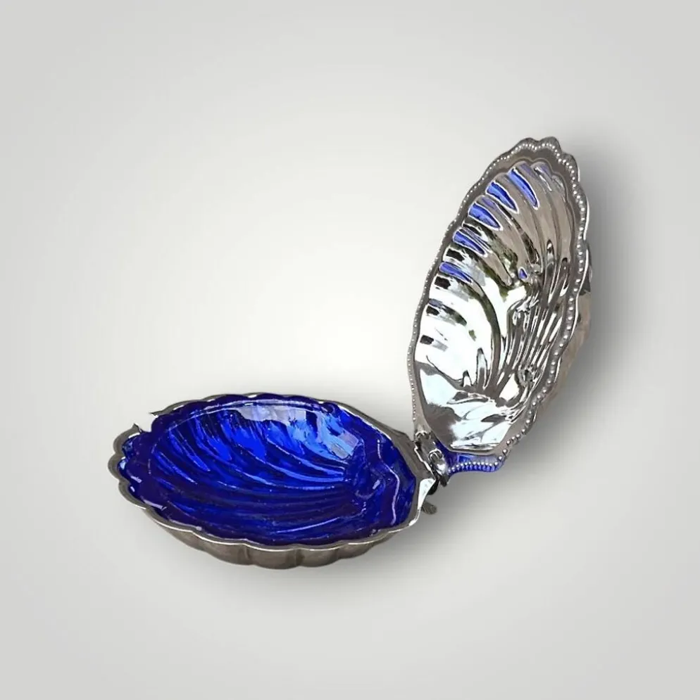 Beurrier coquillage vintage en inox et verre bleu cobalt