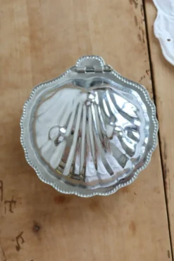 Beurrier coquillage vintage en métal argenté