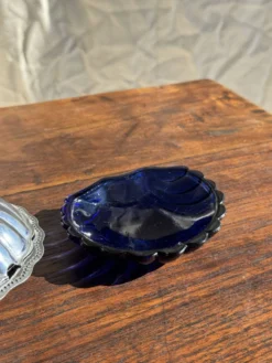Beurrier coquille vintage en métal argenté coupelle bleue