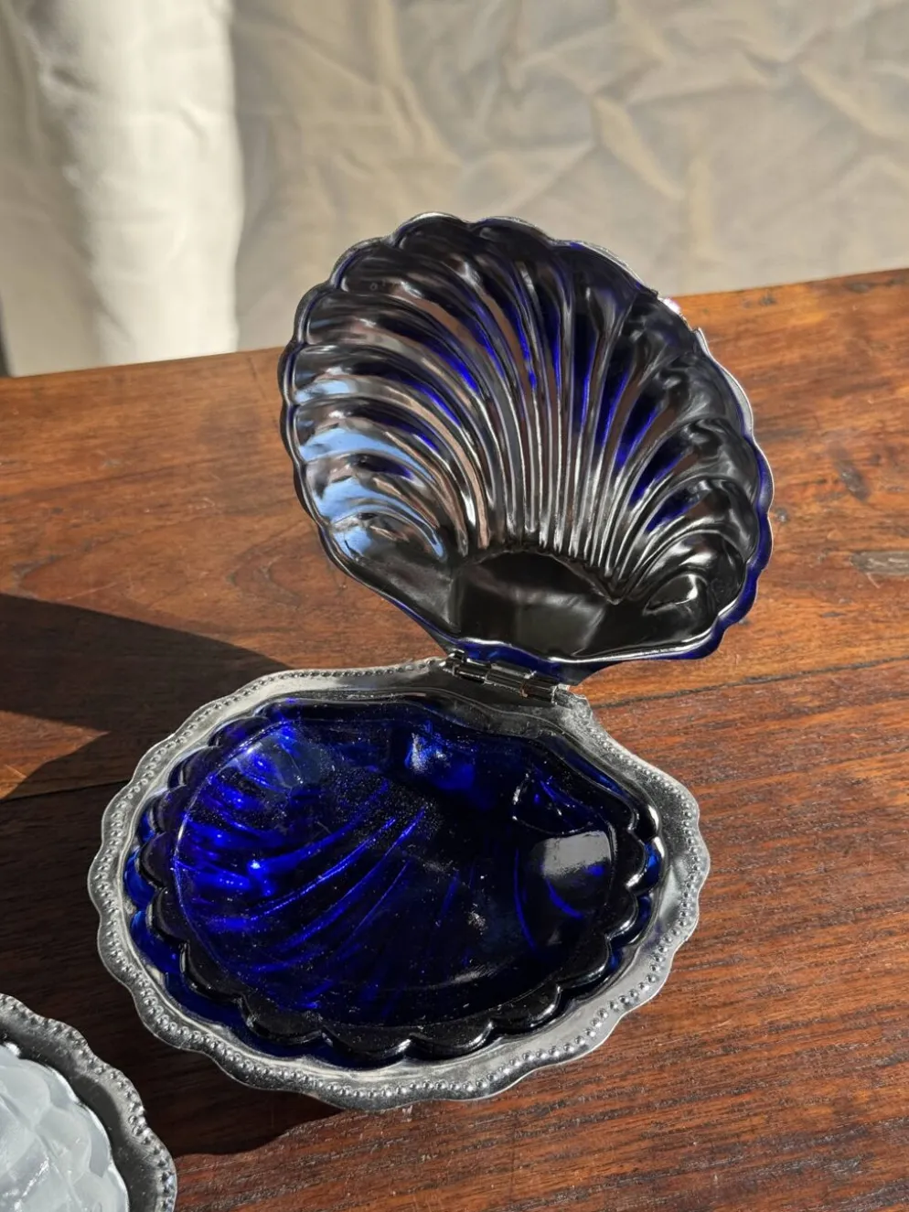 Beurrier coquille vintage en métal argenté coupelle bleue