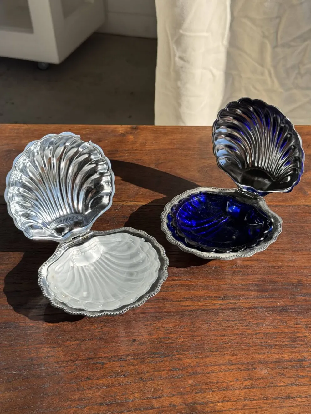 Beurrier coquille vintage en métal argenté coupelle bleue