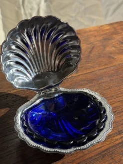 Beurrier coquille vintage en métal argenté coupelle bleue