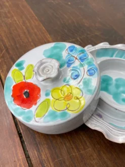 Beurrier corolle en céramique Vallauris