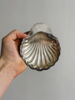 Beurrier de présentation ancien en forme de coquillage