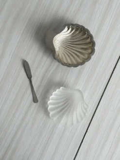 Beurrier de présentation ancien en forme de coquillage