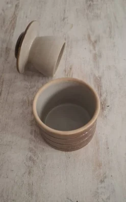Beurrier à eau en grès