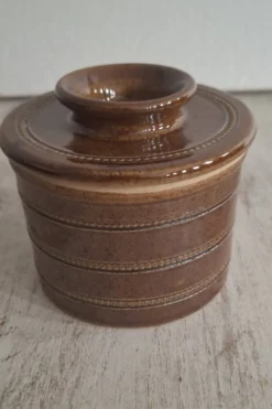 Beurrier à eau en grès