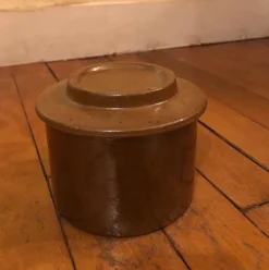 Beurrier à eau en grès