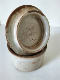 Beurrier à eau en grès artisanal