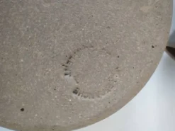Beurrier à eau en grès artisanal émaillé gris-bleu