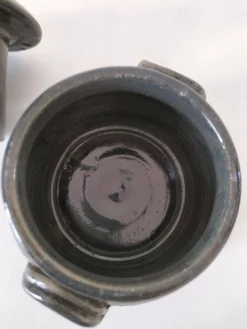 Beurrier à eau en grès artisanal émaillé gris-bleu