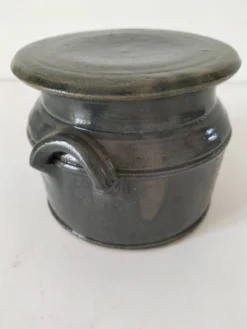 Beurrier à eau en grès artisanal émaillé gris-bleu