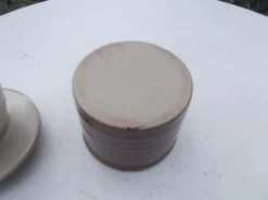 Beurrier à eau en grès du Berry