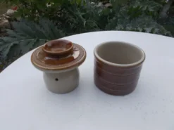 Beurrier à eau en grès du Berry