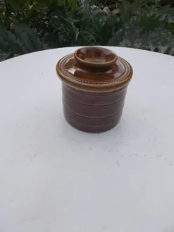 Beurrier à eau en grès du Berry