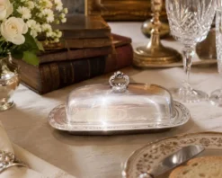 Beurrier en argent antique avec couvercle en dôme, beurrier anglais vintage couvert