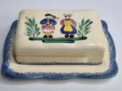 Beurrier en Faïence de Quimper, motif traditionnel, 19 cm
