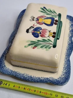 Beurrier en Faïence de Quimper, motif traditionnel, 19 cm