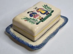 Beurrier en Faïence de Quimper, motif traditionnel, 19 cm
