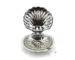 Beurrier en forme de coquillage en métal argenté et verre avec son couteau