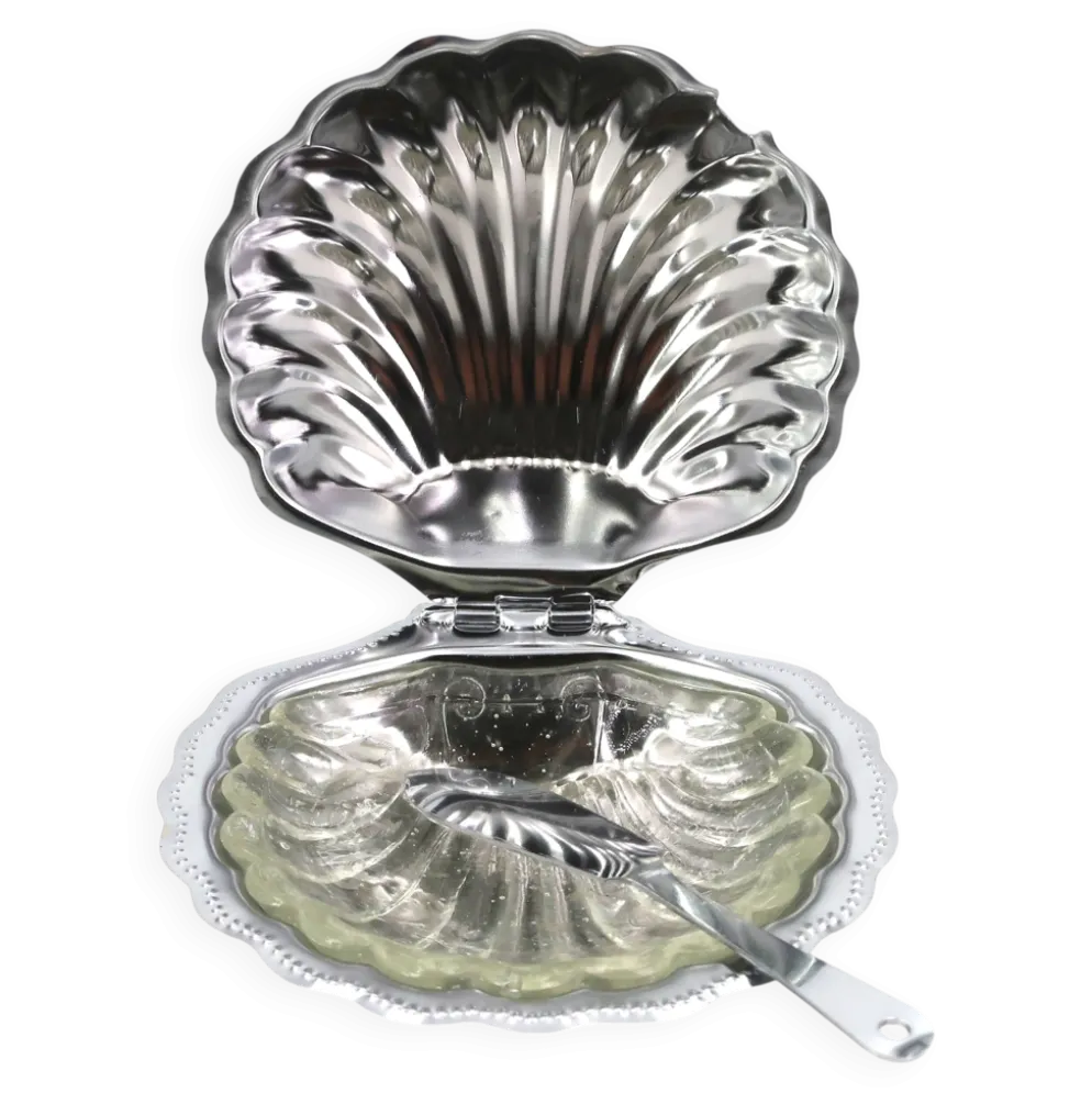 Beurrier en forme de coquillage en métal argenté et verre avec son couteau