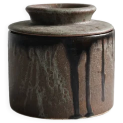 Beurrier en grès, poterie artisanale