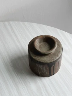 Beurrier en grès, poterie artisanale
