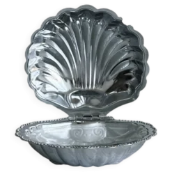 Beurrier en métal argenté avec couvercle et cuillère assortie