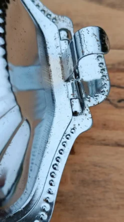 Beurrier en métal argenté et verre bleu