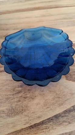 Beurrier en métal argenté et verre bleu