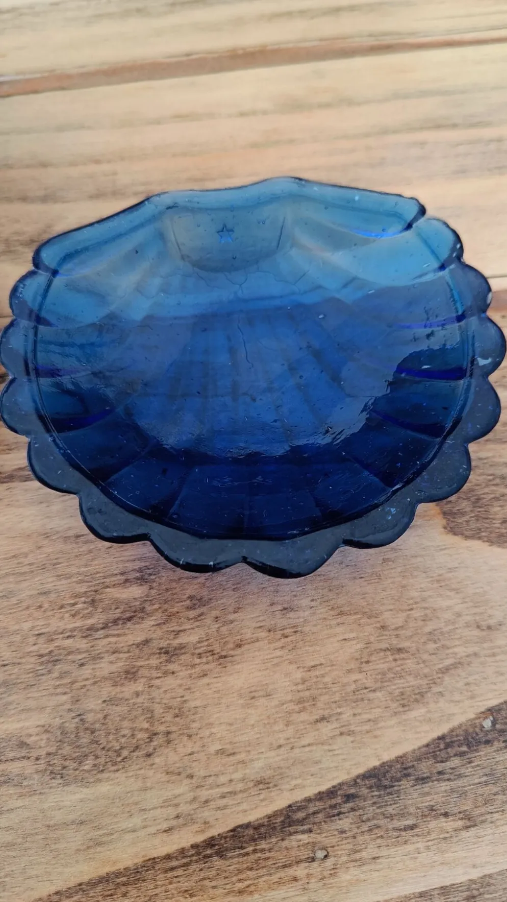 Beurrier en métal argenté et verre bleu