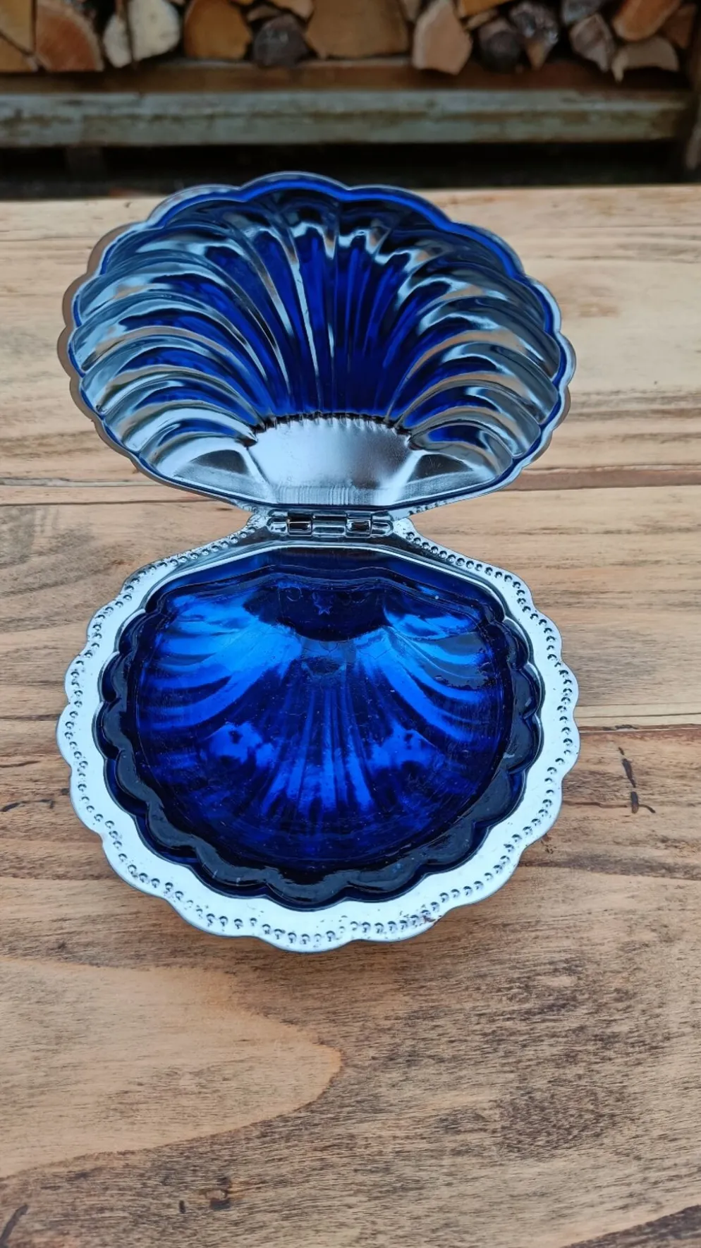 Beurrier en métal argenté et verre bleu