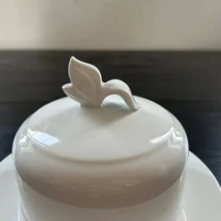 Beurrier en porcelaine