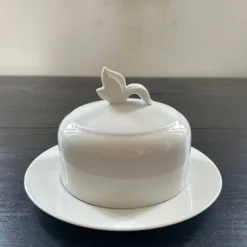 Beurrier en porcelaine