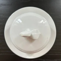 Beurrier en porcelaine