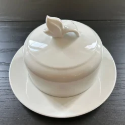 Beurrier en porcelaine