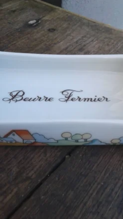 Beurrier en porcelaine